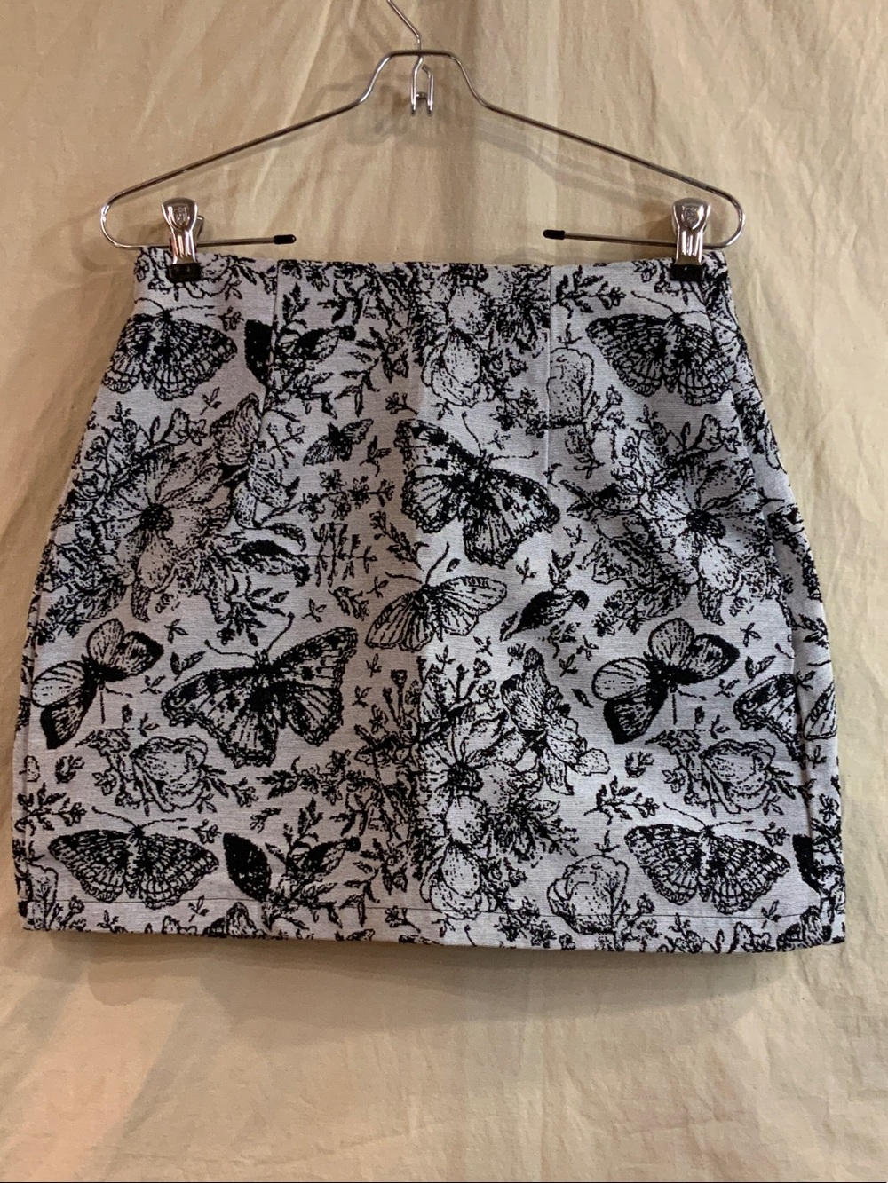 SHEIN Black and White Butterfly Floral Mini Skirt
